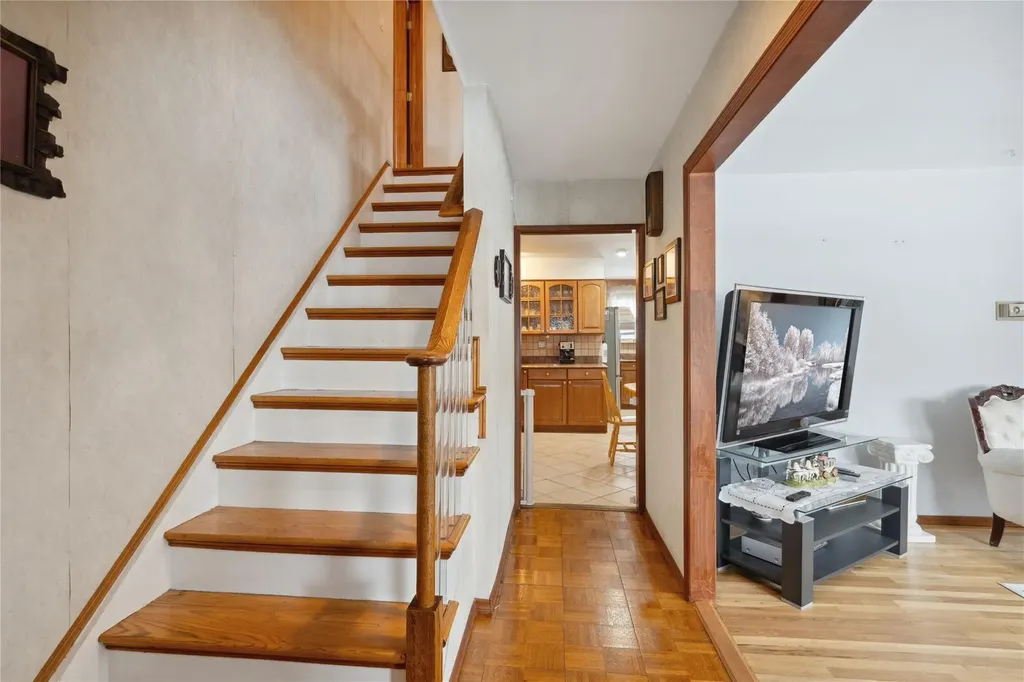 8 Patricia Court Bethpage NY 11714