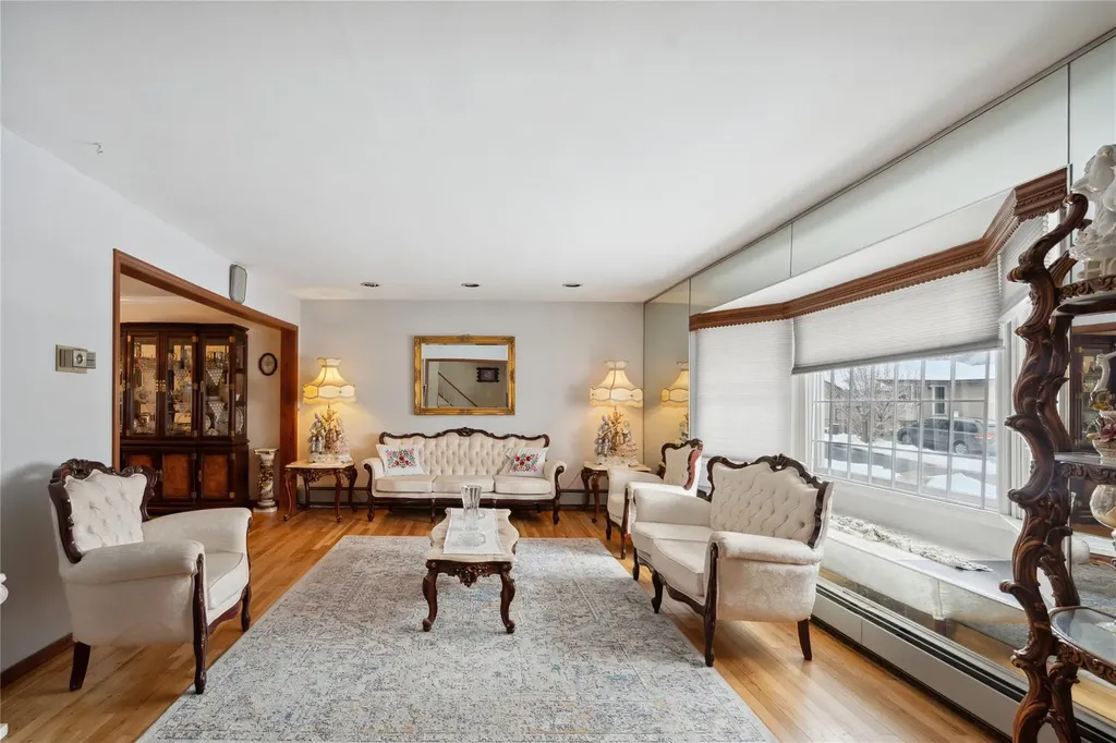 8 Patricia Court Bethpage NY 11714