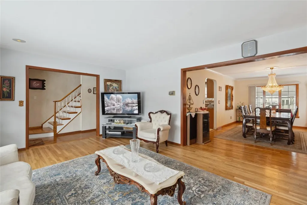 8 Patricia Court Bethpage NY 11714