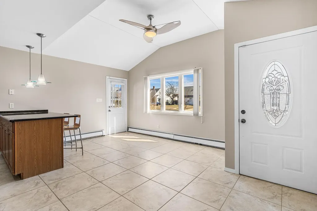 84 Ridge Lane Levittown NY 11756