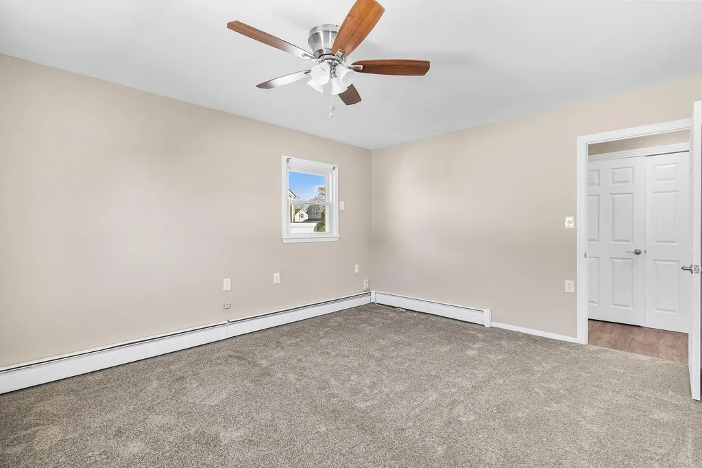 84 Ridge Lane Levittown NY 11756