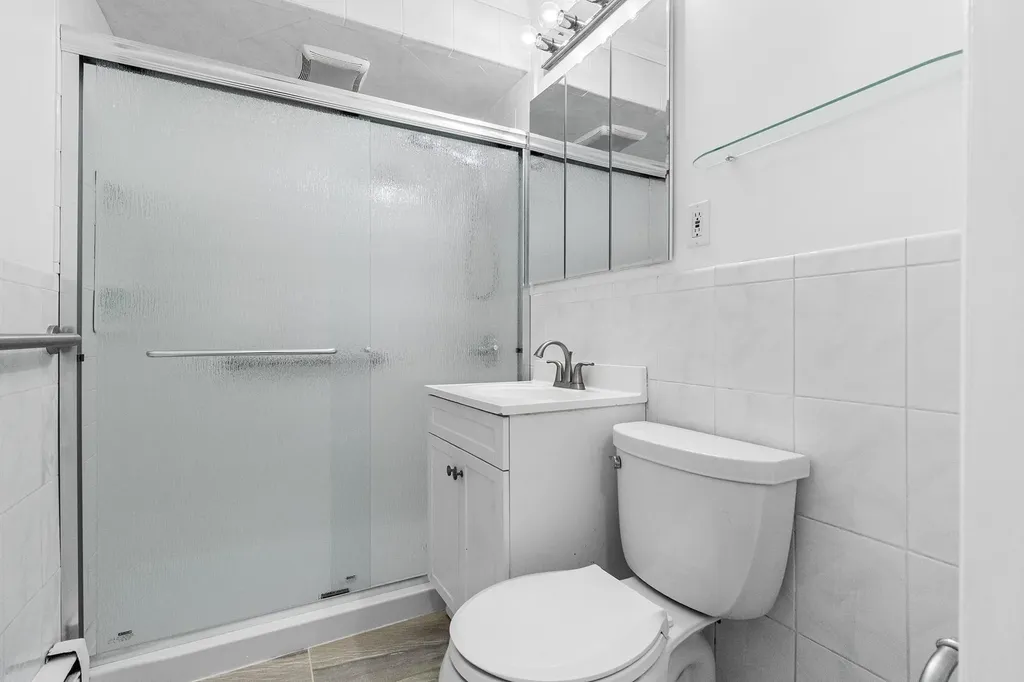 84 Ridge Lane Levittown NY 11756