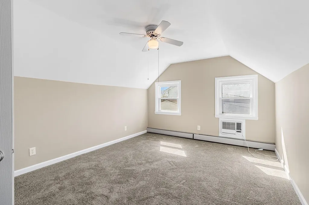 84 Ridge Lane Levittown NY 11756