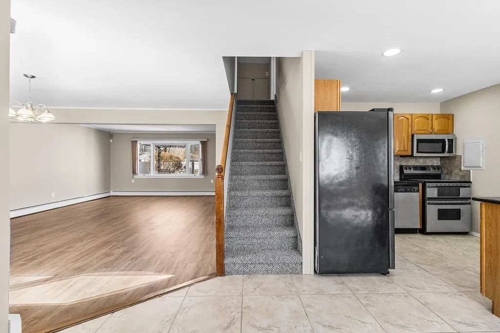 84 Ridge Lane Levittown NY 11756