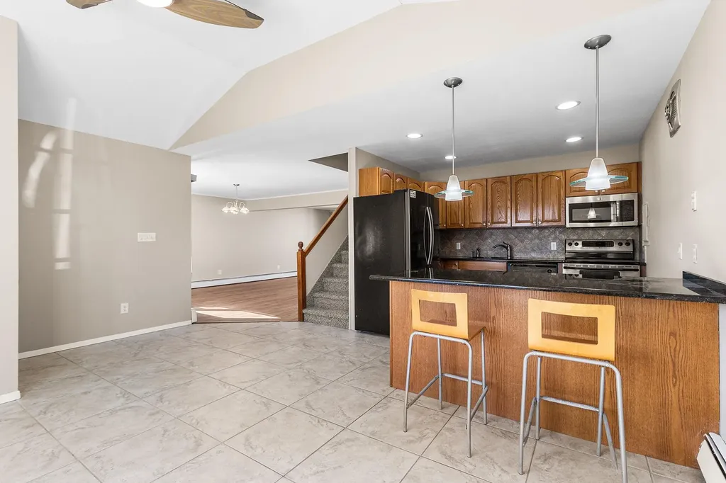 84 Ridge Lane Levittown NY 11756