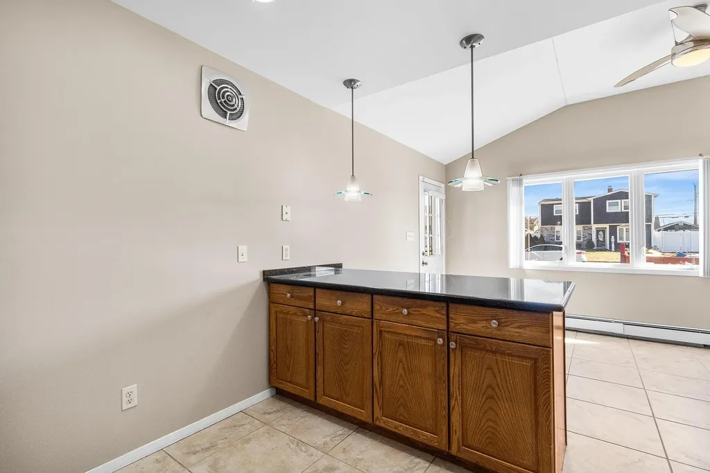84 Ridge Lane Levittown NY 11756