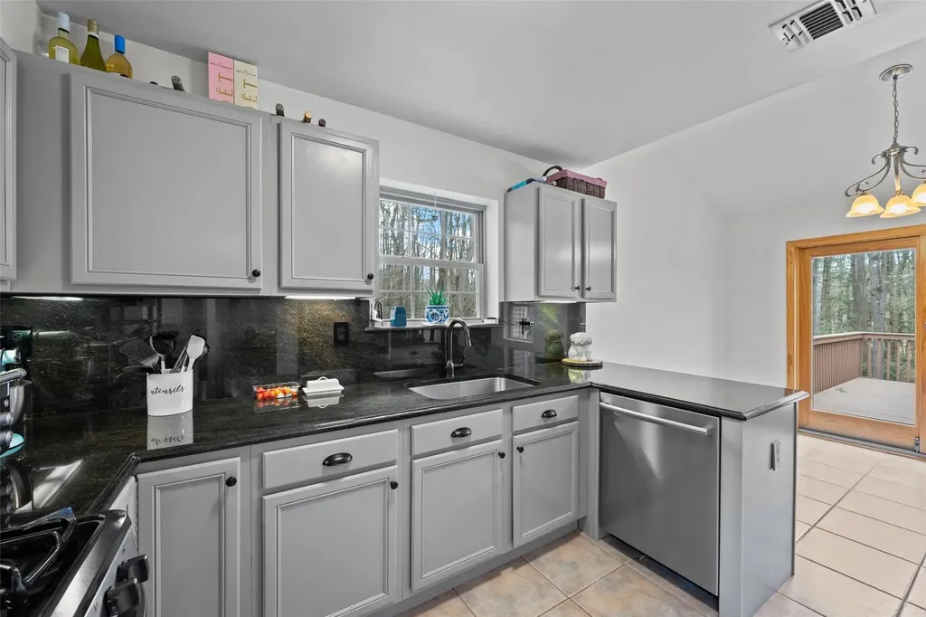 19 Bristol Circle Rock Hill NY 12775