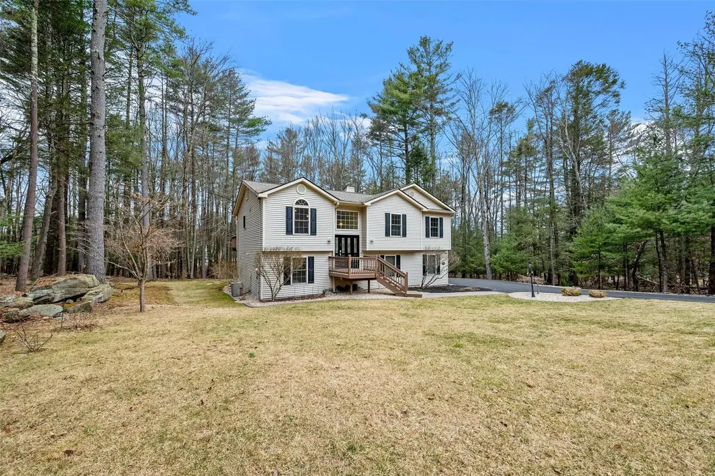 19 Bristol Circle Rock Hill NY 12775