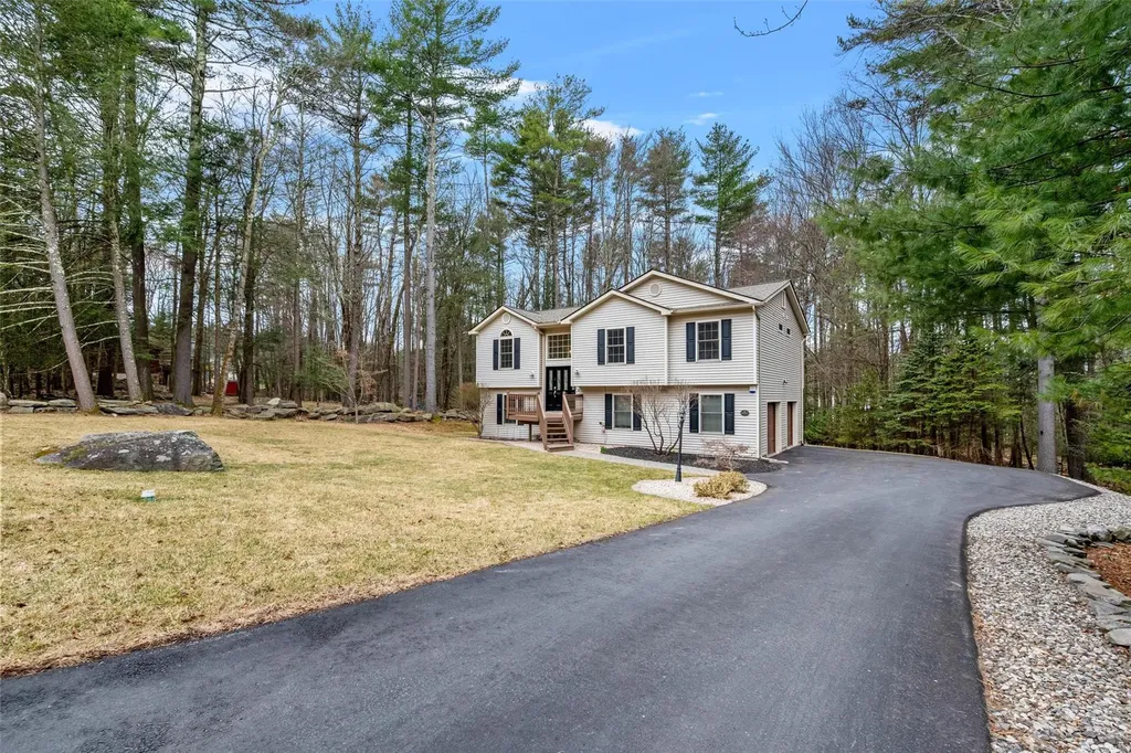 19 Bristol Circle Rock Hill NY 12775