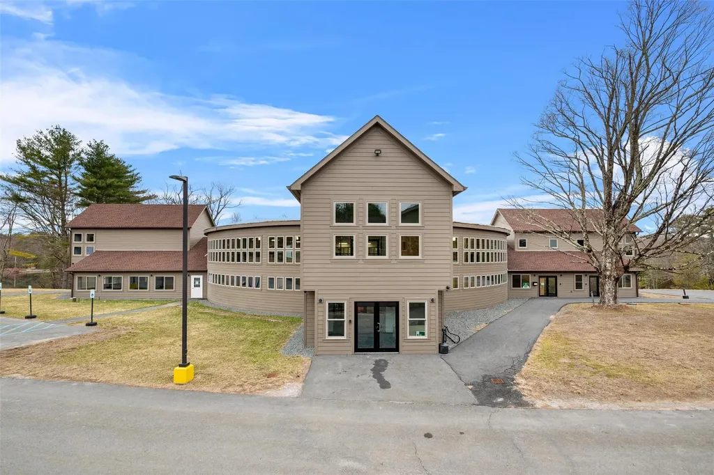 19 Bristol Circle Rock Hill NY 12775