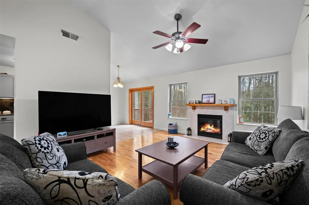 19 Bristol Circle Rock Hill NY 12775
