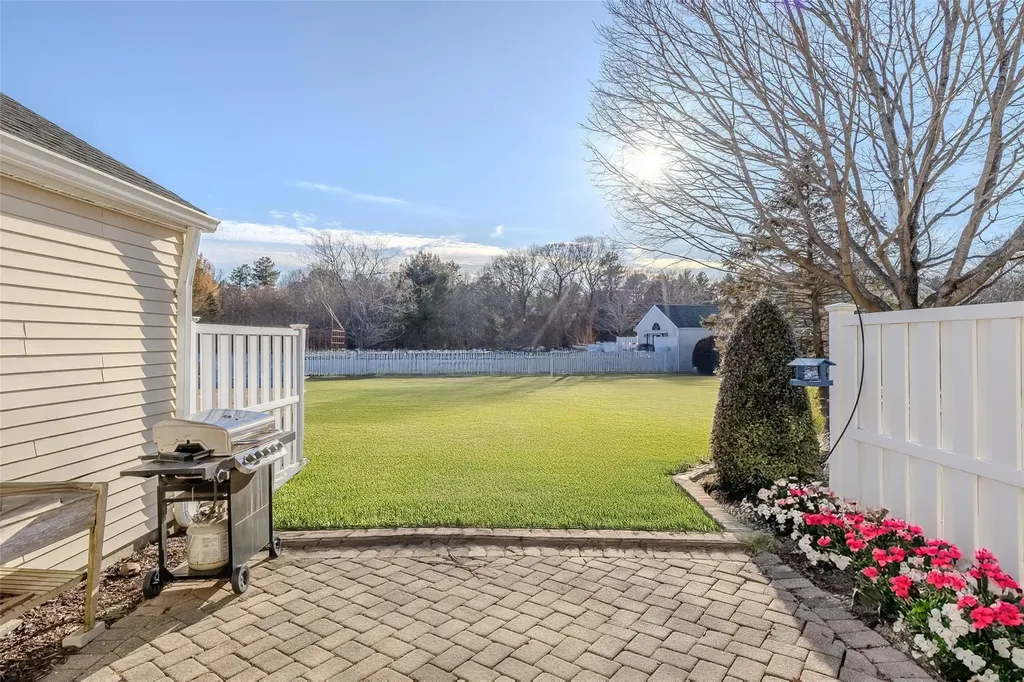 291 Ranch Circle Manorville NY 11949