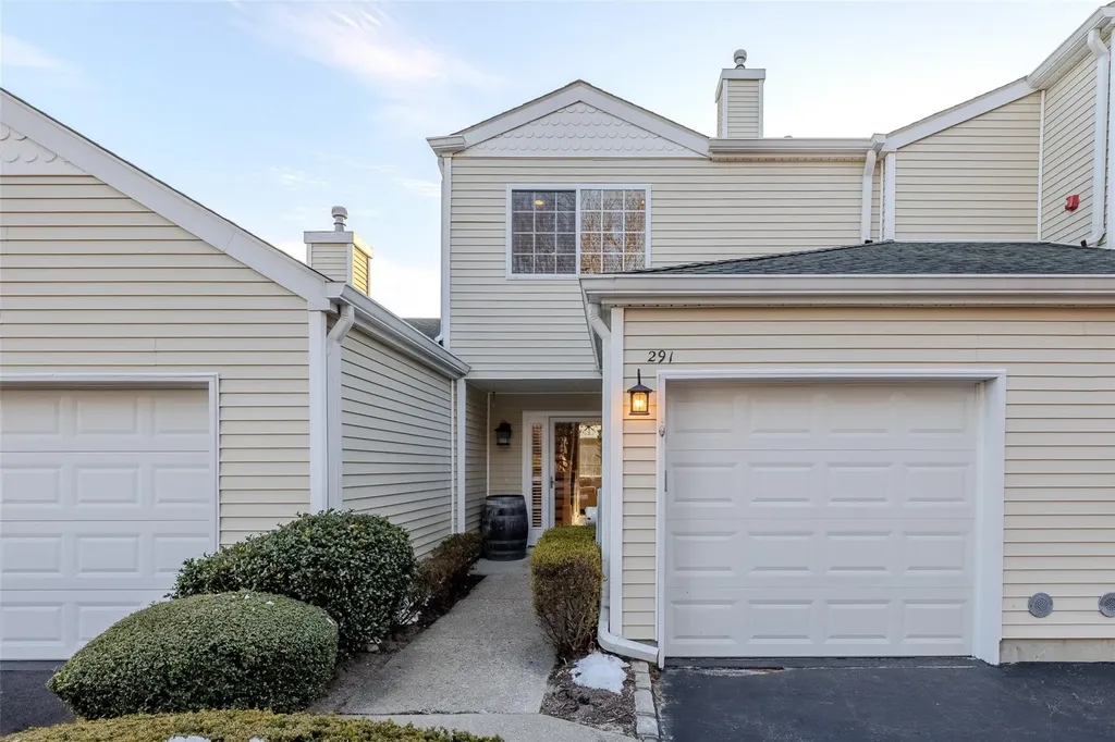 291 Ranch Circle Manorville NY 11949