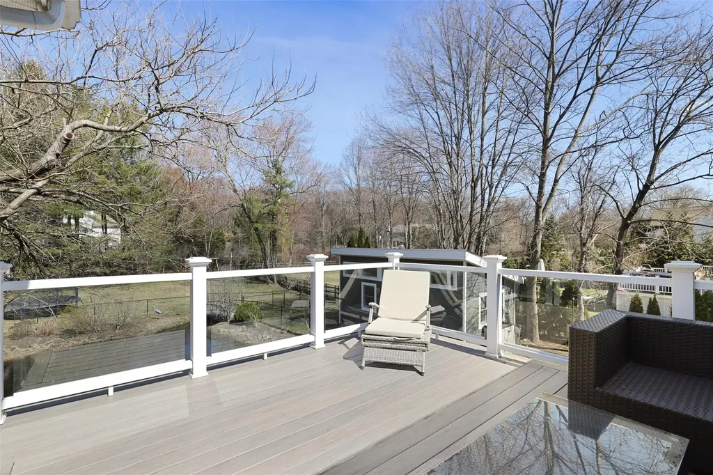 17 Loch Lane Rye Brook NY 10573