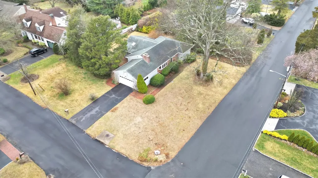 2 Briarcliff Place Huntington NY 11743