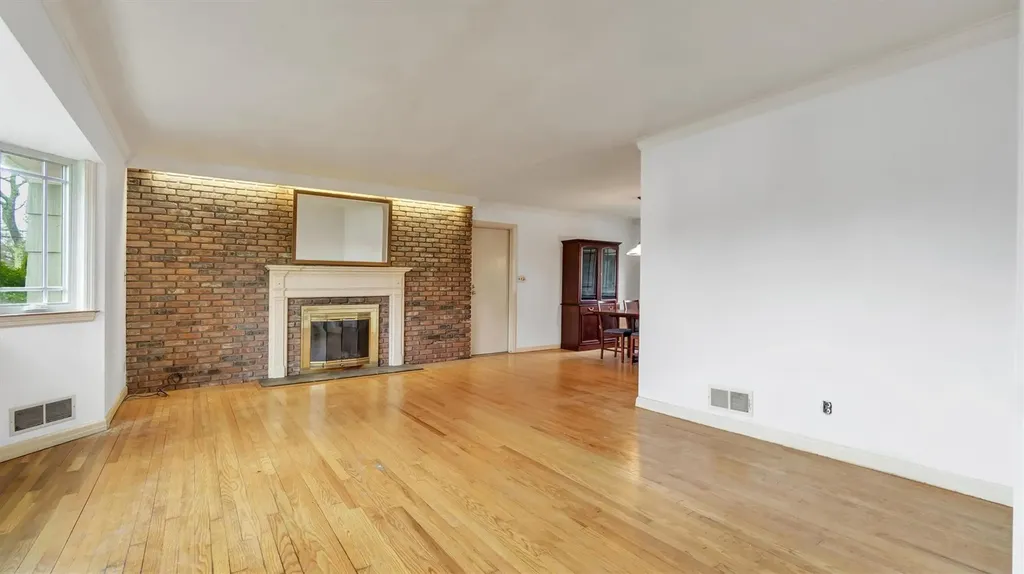 2 Briarcliff Place Huntington NY 11743