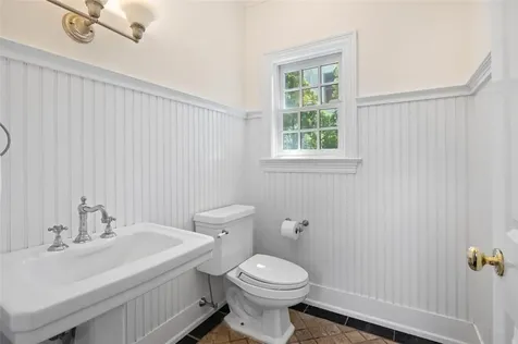 11 School Lane Scarsdale NY 10583
