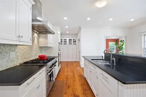 11 School Lane Scarsdale NY 10583