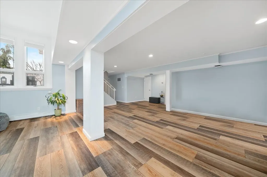 22 Elaine Drive Oceanside NY 11572