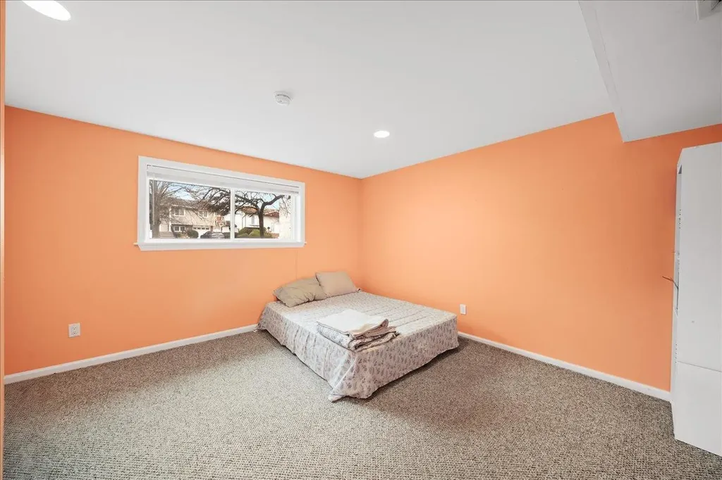 22 Elaine Drive Oceanside NY 11572