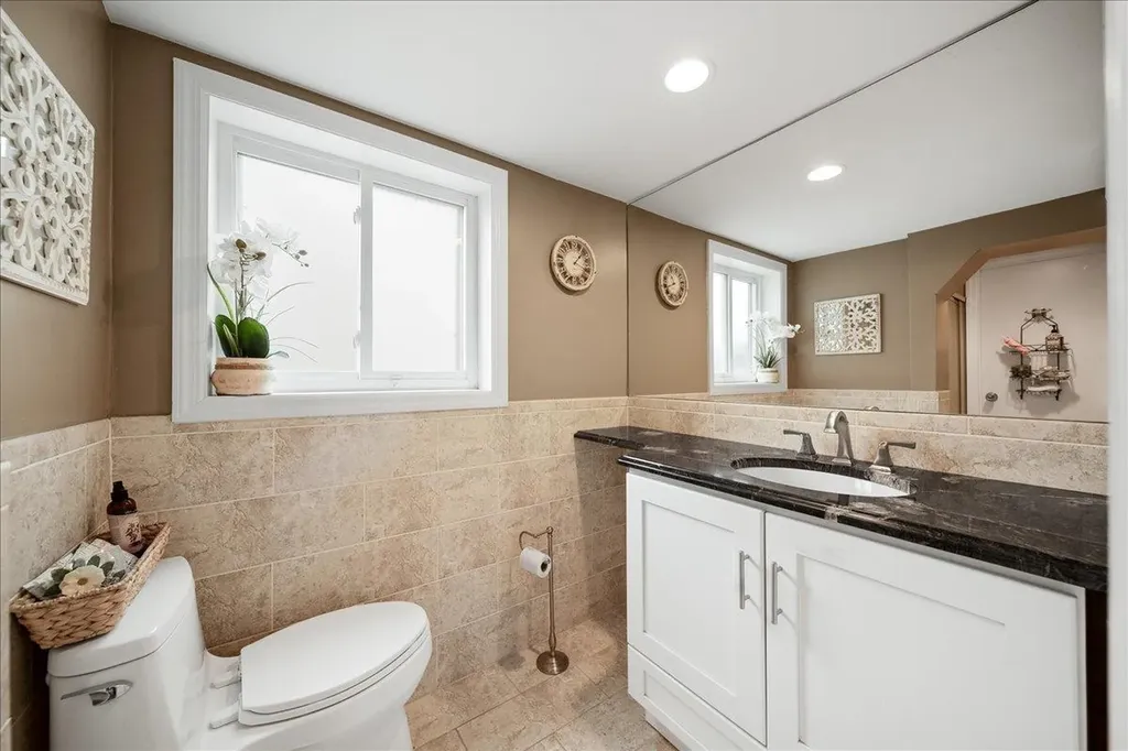 22 Elaine Drive Oceanside NY 11572