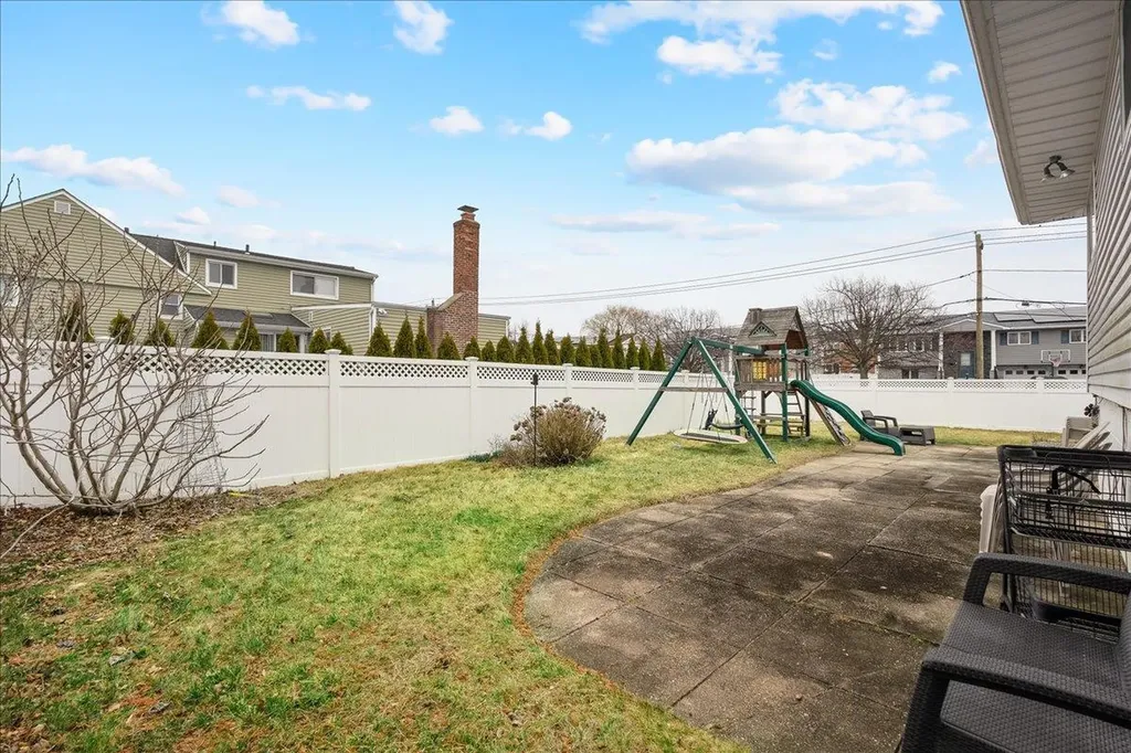 22 Elaine Drive Oceanside NY 11572