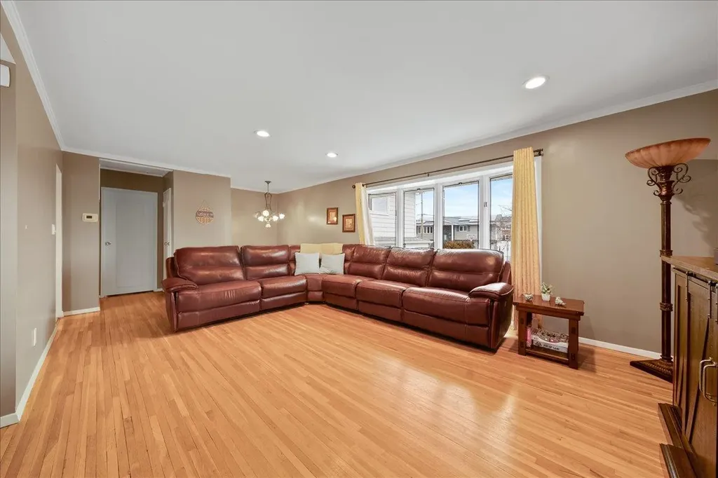 22 Elaine Drive Oceanside NY 11572