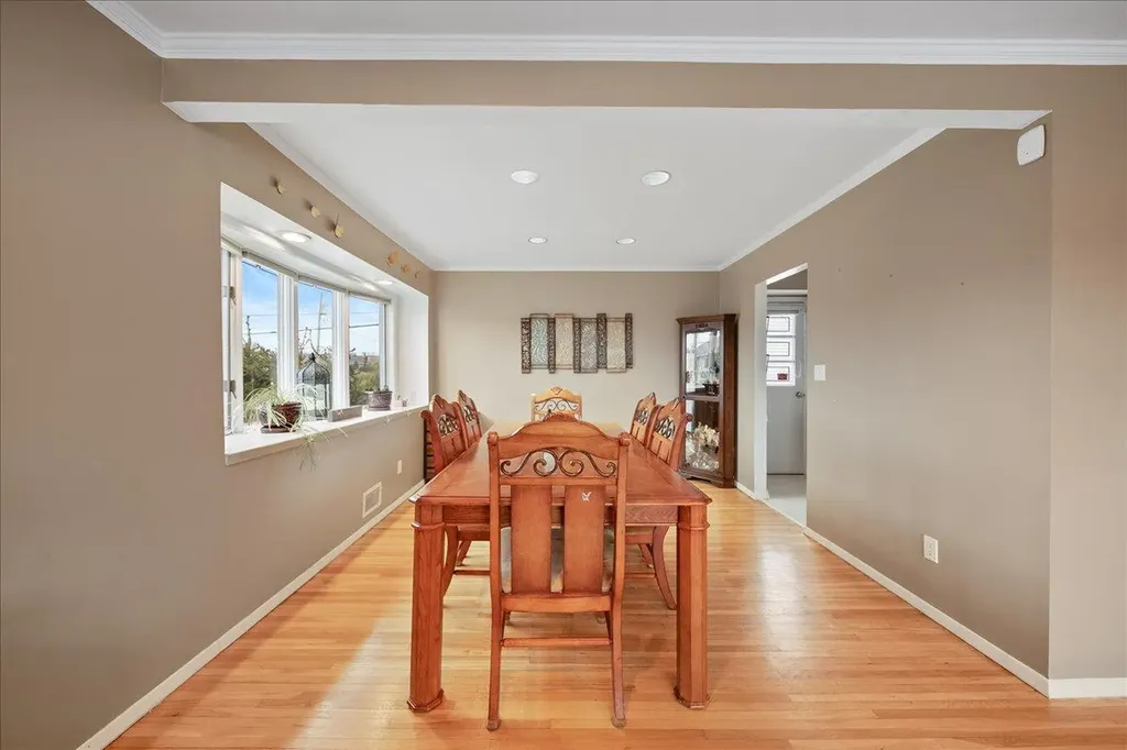 22 Elaine Drive Oceanside NY 11572