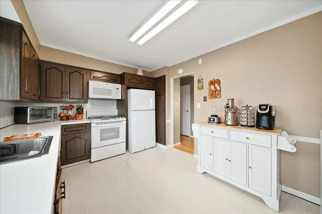22 Elaine Drive Oceanside NY 11572