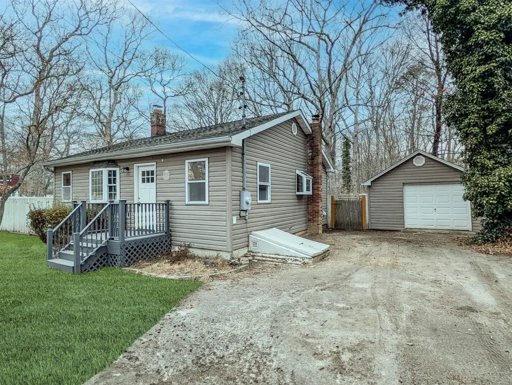 5 Vine Road Mastic Beach NY 11951