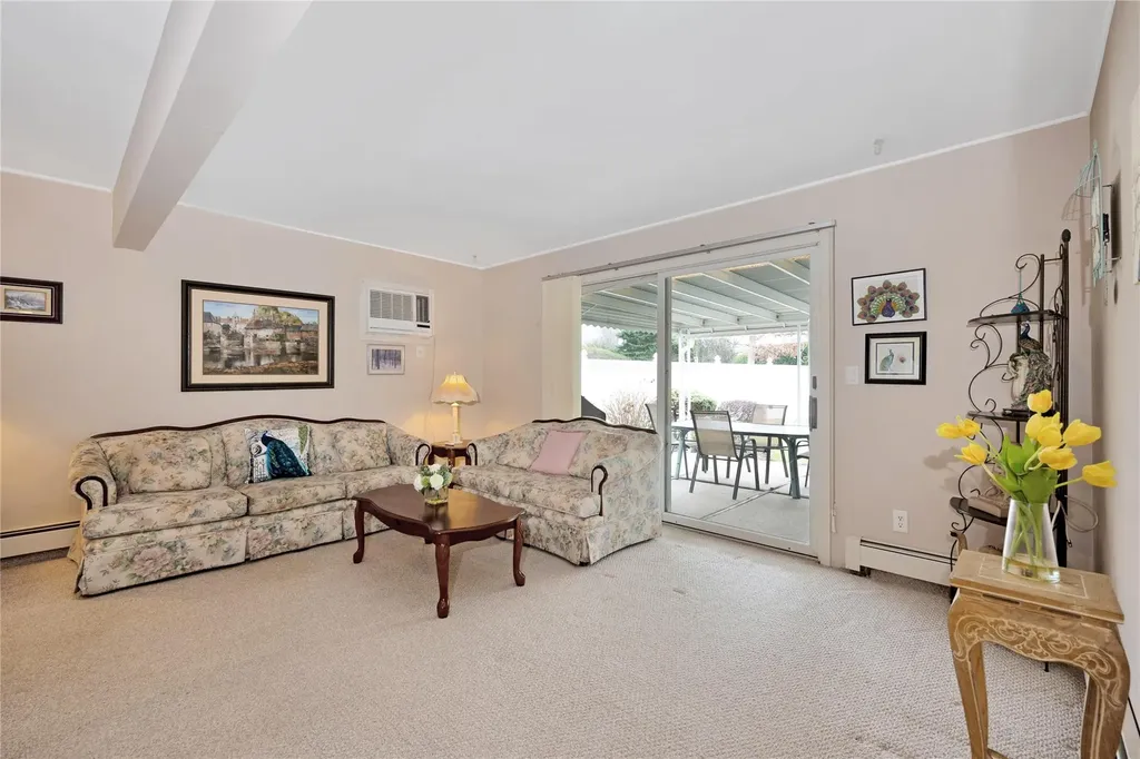 80 Tardy Lane N Wantagh NY 11793