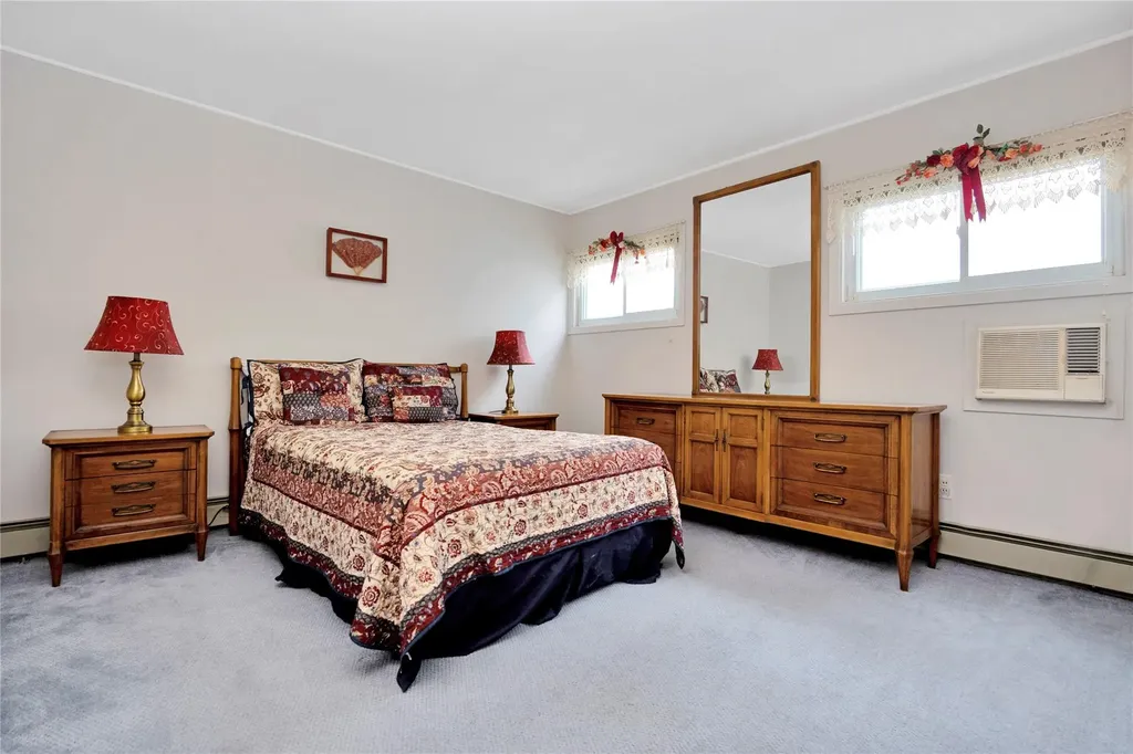 80 Tardy Lane N Wantagh NY 11793