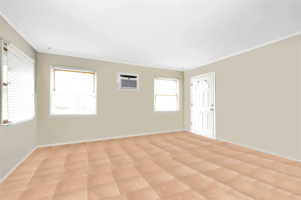 80 Tardy Lane N Wantagh NY 11793