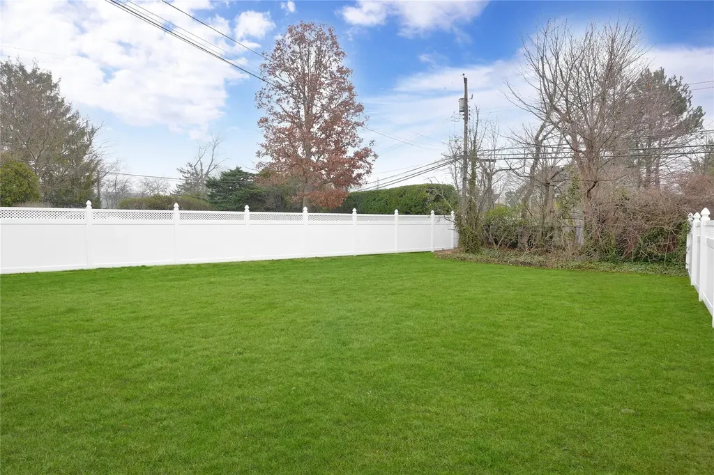 80 Tardy Lane N Wantagh NY 11793