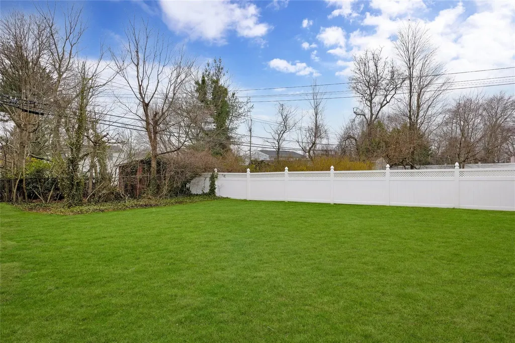 80 Tardy Lane N Wantagh NY 11793
