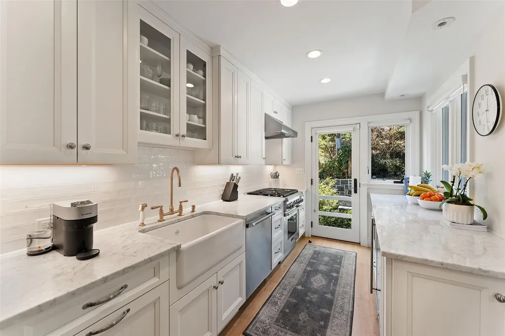 11 Bolton Gardens Bronxville NY 10708