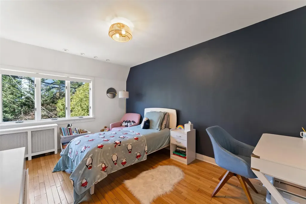 11 Bolton Gardens Bronxville NY 10708
