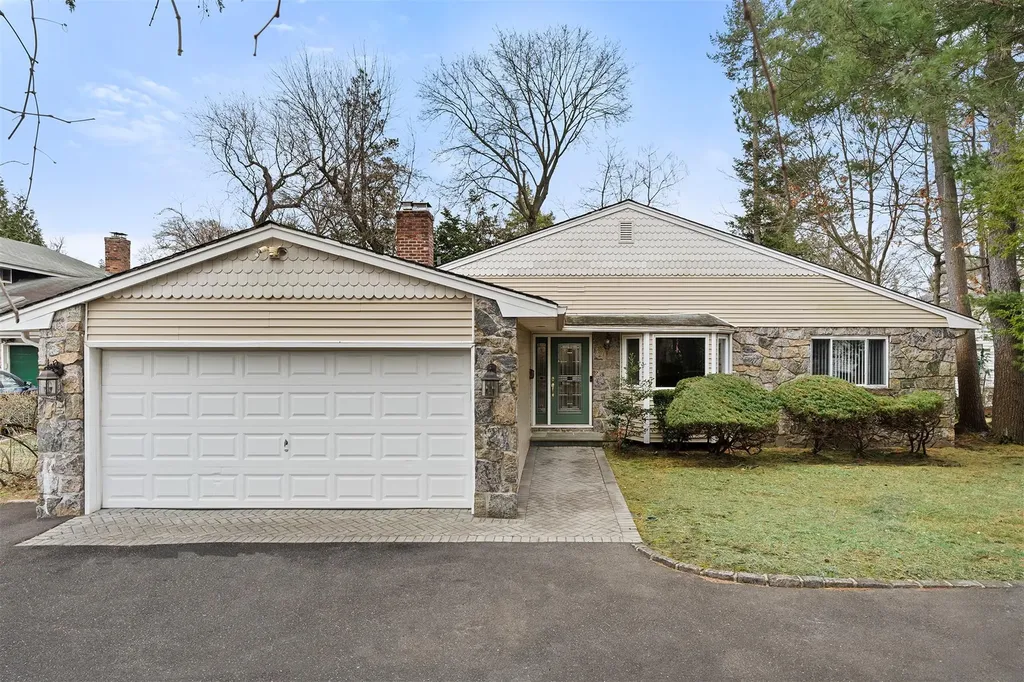 66a Wooleys Lane Great Neck NY 11023