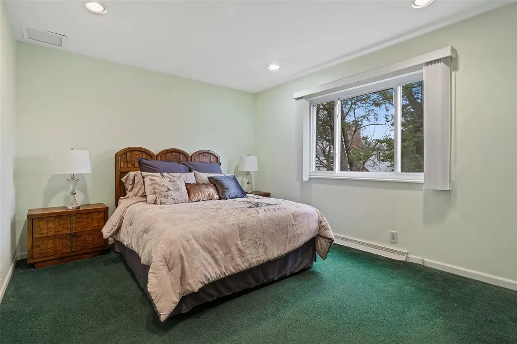 66a Wooleys Lane Great Neck NY 11023