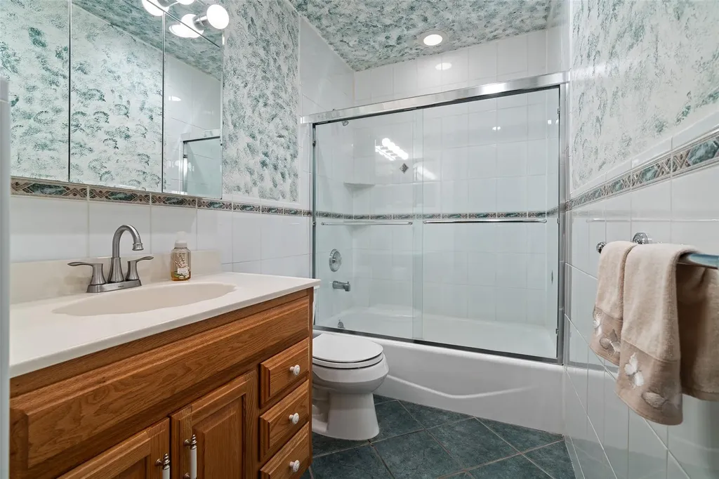 66a Wooleys Lane Great Neck NY 11023