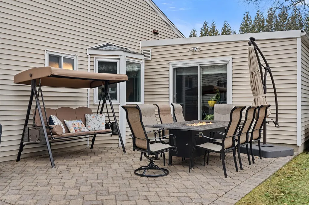66a Wooleys Lane Great Neck NY 11023