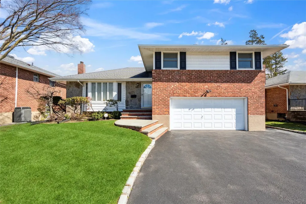 6 Leonard Road Syosset NY 11791