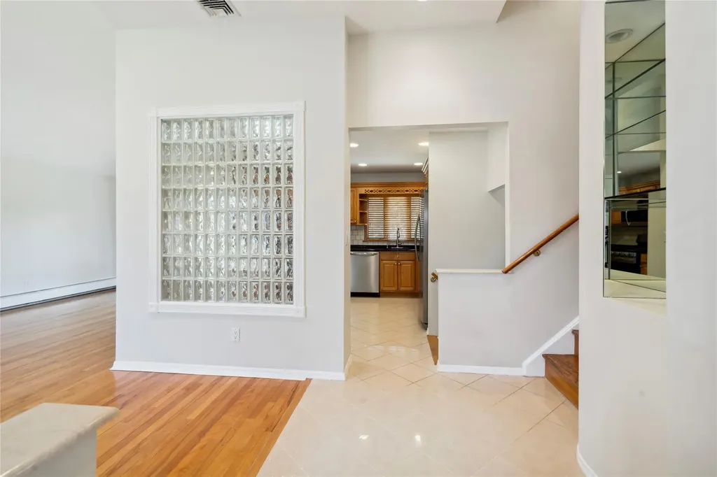 6 Leonard Road Syosset NY 11791