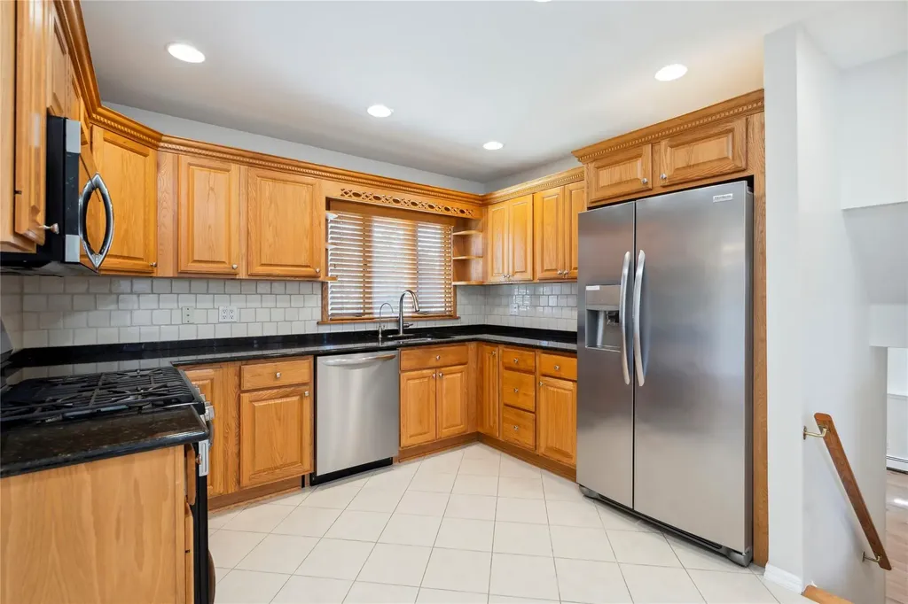 6 Leonard Road Syosset NY 11791