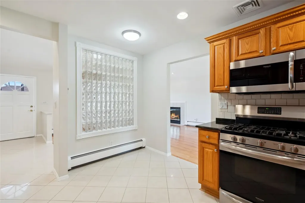 6 Leonard Road Syosset NY 11791