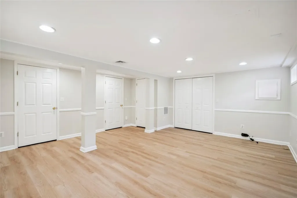 6 Leonard Road Syosset NY 11791