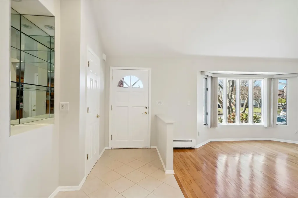 6 Leonard Road Syosset NY 11791