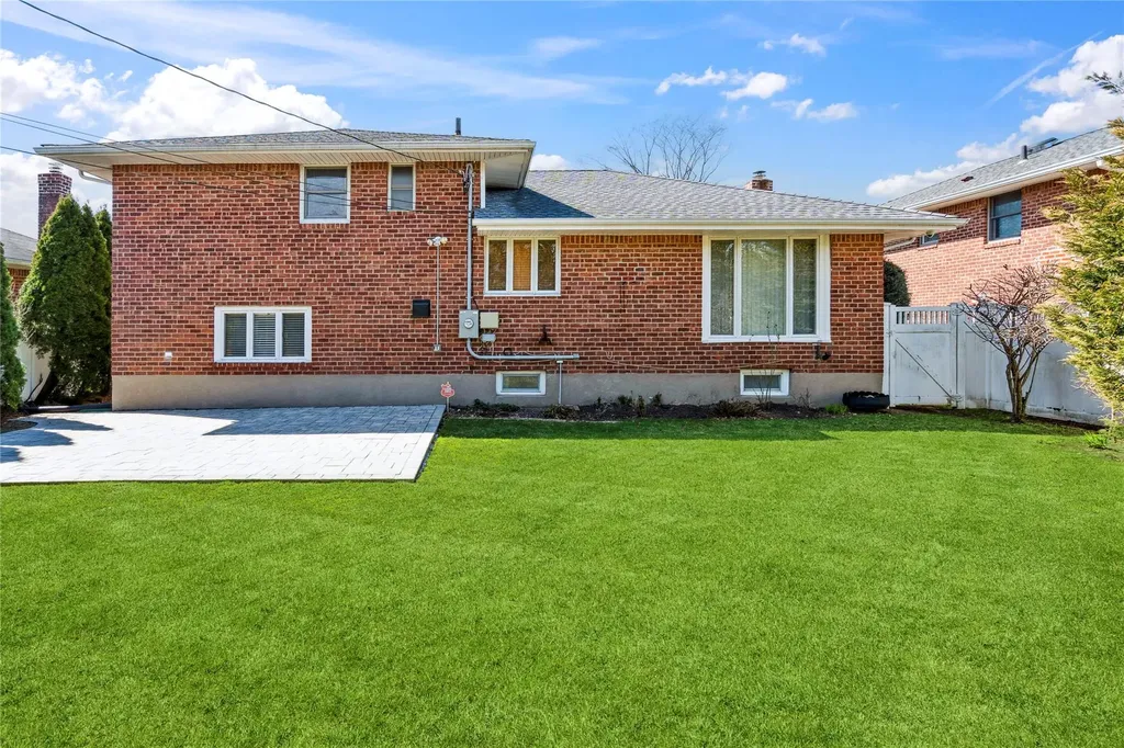 6 Leonard Road Syosset NY 11791