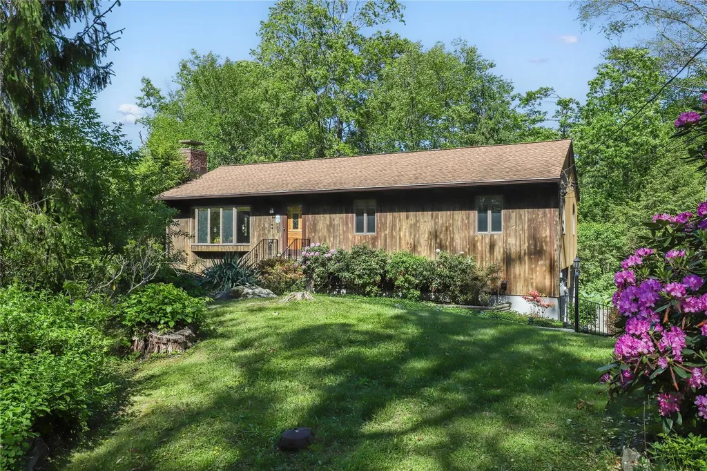 24 Rick Lane Mahopac NY 10541