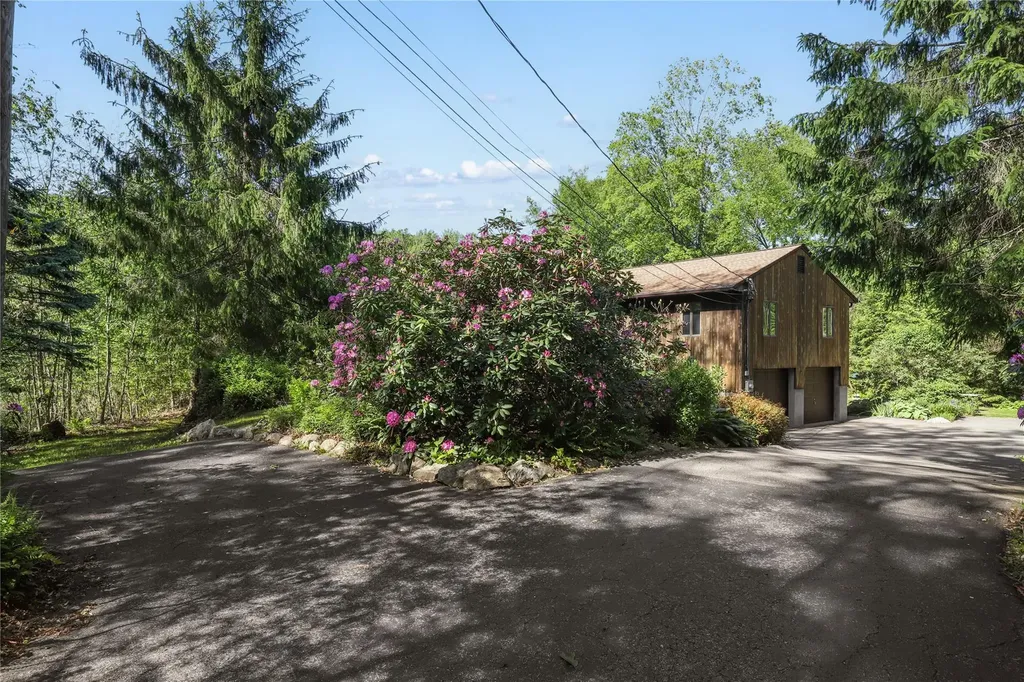24 Rick Lane Mahopac NY 10541